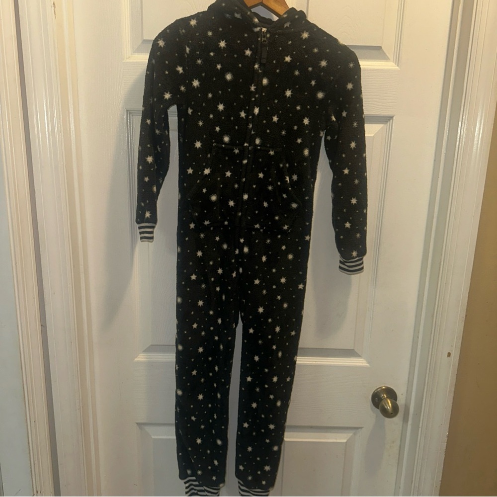Pajamas GIRLS  M (7/8) Black White STARS Galaxy Night Sky Fleece Hood Pockets